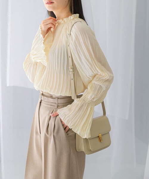 URBAN RESEARCH ROSSO（アーバンリサーチロッソ）の「2WAYプリーツブラウス（シャツ/ブラウス・レディース・OFF WHITE/BLUE/BLACK・FREE）」の7枚目の写真