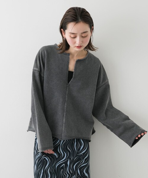 SENSE OF PLACE by URBAN RESEARCH（センスオブプレイスバイアーバンリサーチ）の「Vネックルーズスウェット（スウェット・レディース・OFF WHITE/CORAL/BLACK・one）」の18枚目の写真