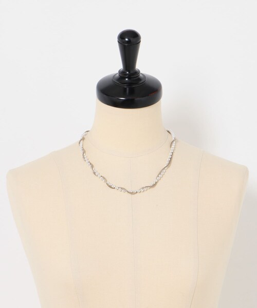 URBAN RESEARCH（アーバンリサーチ）の「Sapir Bachar　TWIST NECKLACE（ネックレス・レディース・SV/GD・-）」の4枚目の写真
