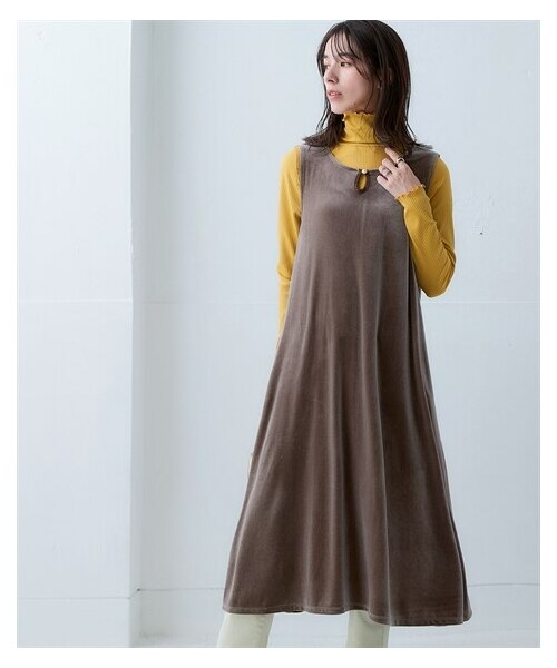 nissen（ニッセン）の「ふわふわベロアキーネックロング丈ワンピース＜大きいサイズ有＞（ワンピース・レディース・ベージュ/ブルーグレー/ディープグリーン/ライトピンク・S/M/L/LL/3L）」の21枚目の写真