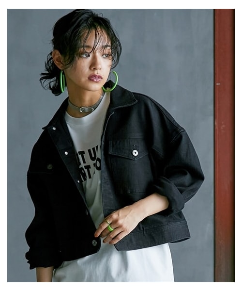 nissen（ニッセン）の「大きいサイズ ワイドシルエットショート丈デニムジャケット GEVS.（デニムジャケット・レディース・ホワイトデニム/ブラックデニム・L~LL相当/3L~4L相当/5L~6L相当/8L~10L相当）」の15枚目の写真