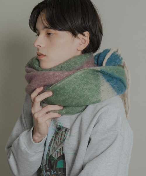 SENSE OF PLACE by URBAN RESEARCH(センスオブプレイスバイアーバンリサーチ)の「パターンボリューム大判マフラー(マフラー・メンズ・IVORY/BROWN/GREEN・One)」の3枚目の写真
