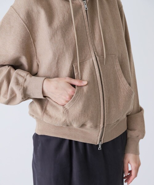 かぐれ（カグレ）の「blurhmsROOTSTOCK　THIN-SWEAT HOODIE ZIP（パーカー・レディース・H White/DarkNavy/H Beige・0）」の22枚目の写真