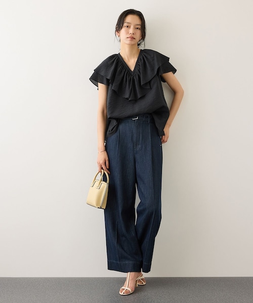ROPE'(ロペ)の「【一部J'aDoRe・ルミネ限定カラー】Vネックフリルブラウス(無地・ピンストライプ)/イージーケア(シャツ/ブラウス・レディース・ブラック/ホワイト系/ブルー/ピンク・F)」の20枚目の写真