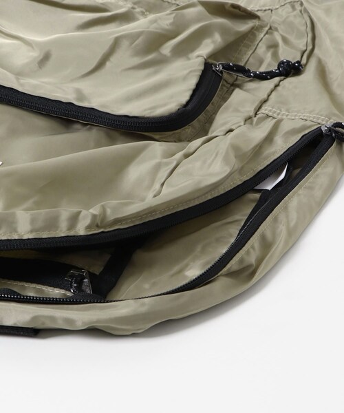 SENSE OF PLACE by URBAN RESEARCH(センスオブプレイスバイアーバンリサーチ)の「PENNEYS PACKABLE DAY PACK(バックパック/リュック・メンズ・BLACK/BEIGE/BLUE・one)」の13枚目の写真