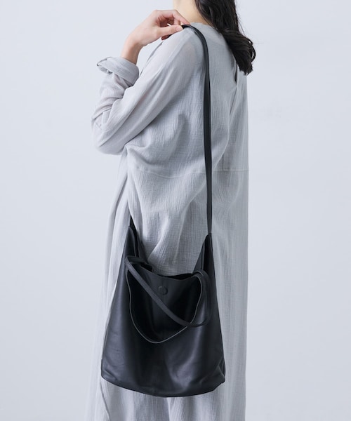 かぐれ（カグレ）の「Morphee　3WAY MEDIUM TOTE (LONG)（トートバッグ・レディース・BLACK・M）」の5枚目の写真