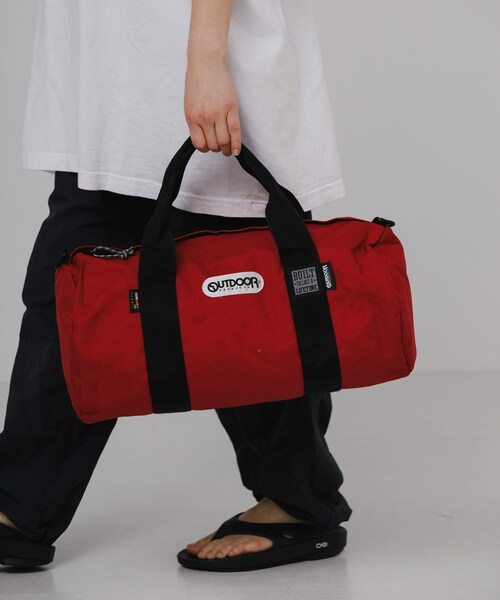 URBAN RESEARCH（アーバンリサーチ）の「OUTDOOR PRODUCTS　Roll Boston LARGE（ボストンバッグ・レディース・RED/BEIGE/BLACK/FUCHSIA/GRAPHITE/LIMELIGHT/PINENEEDLE/PURPLE/TANGERINE/BURGUNDY・FREE/Free）」の8枚目の写真