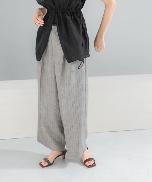 URBAN RESEARCH ROSSO（アーバンリサーチロッソ）の「ラメリネンストライプワイドパンツ（その他パンツ・レディース・BEIGE/CHARCOAL・36/38）」の4枚目の写真