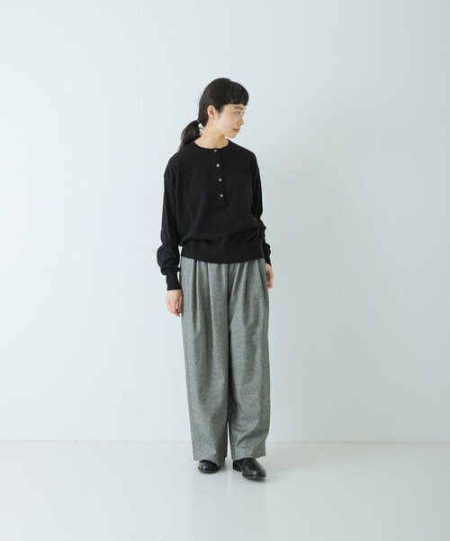 かぐれ（カグレ）の「コットンカシミヤヘンリーネックニット（ニット/セーター・レディース・YELLOW/GREEN/BLACK・Free）」の11枚目の写真