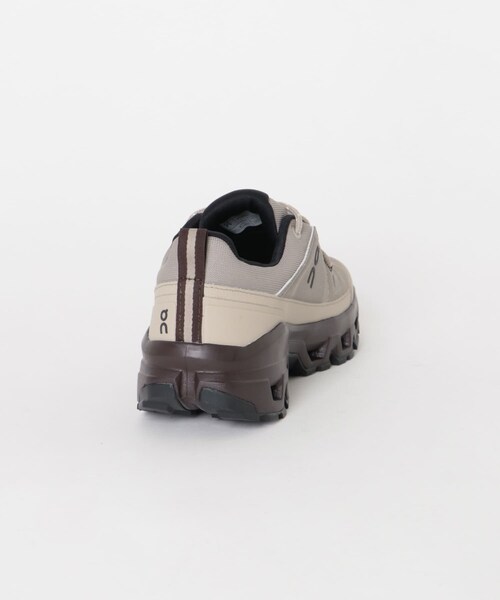 URBAN RESEARCH DOORS(アーバンリサーチドアーズ)の「On CLOUD ROCK LOW WP(スニーカー・レディース・CINDER・23.5/24/24.5/25/25.5)」の7枚目の写真