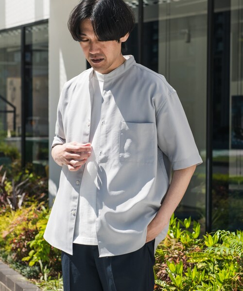 URBAN RESEARCH DOORS（アーバンリサーチドアーズ）の「『XLサイズ/WEB限定』『吸水速乾』セオアルファバンドカラーショートスリーブ シャツ（シャツ/ブラウス・メンズ・BLUE/L.GRAY/CHARCOAL/STRIPE・M/L/XL）」の21枚目の写真