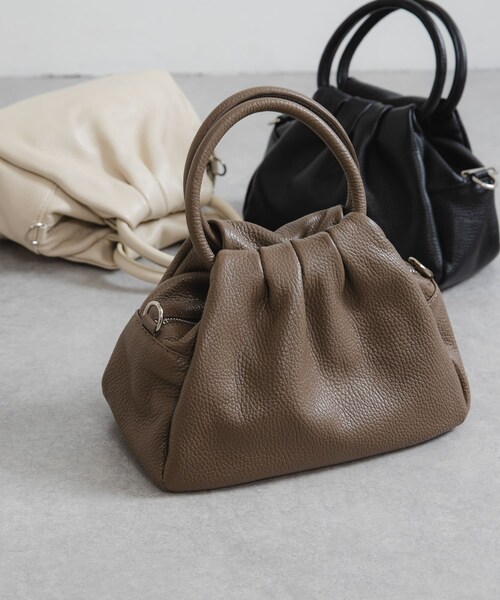 URBAN RESEARCH(アーバンリサーチ)の「レザーハンドバッグ(ハンドバッグ・レディース・OFFWHITE/BLACK/MOCHA・-)」の4枚目の写真
