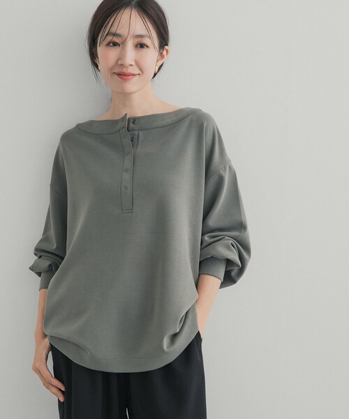 URBAN RESEARCH DOORS（アーバンリサーチドアーズ）の「2WAYフィブリルプルオーバー（Tシャツ/カットソー・レディース・CHARCOAL/KHAKI・Free）」の17枚目の写真