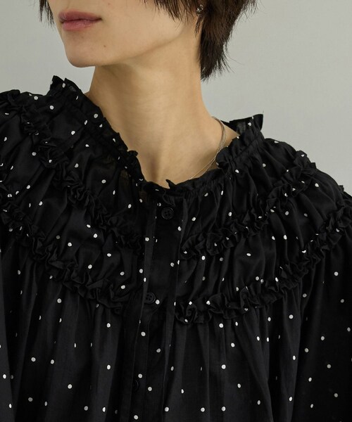 ADAM ET ROPE'(アダムエロペ)の「【WEB先行販売】【crinkle crinkle crinkle】別注ドットコットンブラウス(シャツ/ブラウス・レディース・ブラック系・F)」の11枚目の写真