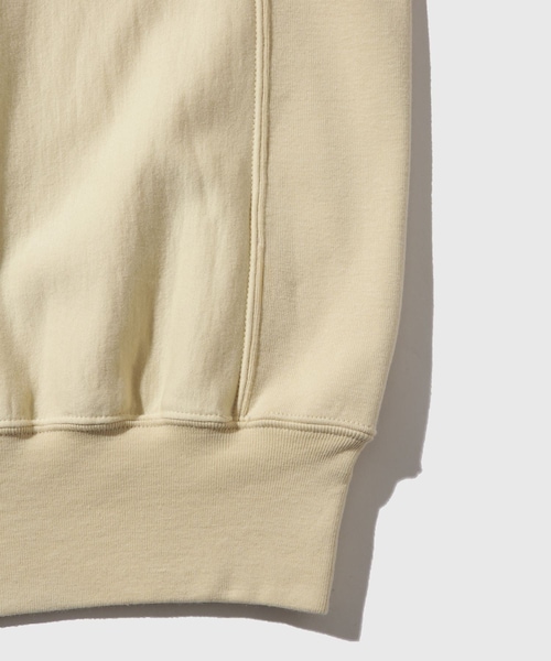 ADAM ET ROPE'（アダムエロペ）の「【AURALEE/オーラリー】ELASTIC HIGH GAUGE SWEAT P/O（スウェット・メンズ・ブラック/キナリ・3/4）」の9枚目の写真