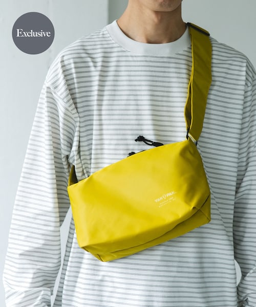 URBAN RESEARCH DOORS(アーバンリサーチドアーズ)の「『別注』YAKPAK×DOORS SHOULDER BAG S(ショルダーバッグ・メンズ・BLACK/CHARCOAL/GRAY/YELLOW・-)」の4枚目の写真