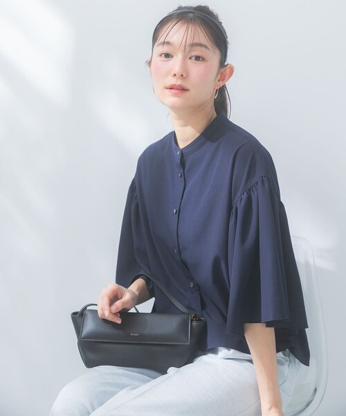 URBAN RESEARCH ROSSO（アーバンリサーチロッソ）の「『一部WEB限定カラー』UVカットウォッシャブルリネン混ブラウス（シャツ/ブラウス・レディース・OFF/NAVY/YELLOW/RED・Free）」の19枚目の写真