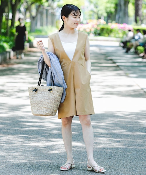 URBAN RESEARCH ROSSO（アーバンリサーチロッソ）の「F by ROSSO　撥水ショートオールインワン（サロペット/オーバーオール・レディース・BEIGE/KHAKI/BLACK・36/38）」の2枚目の写真