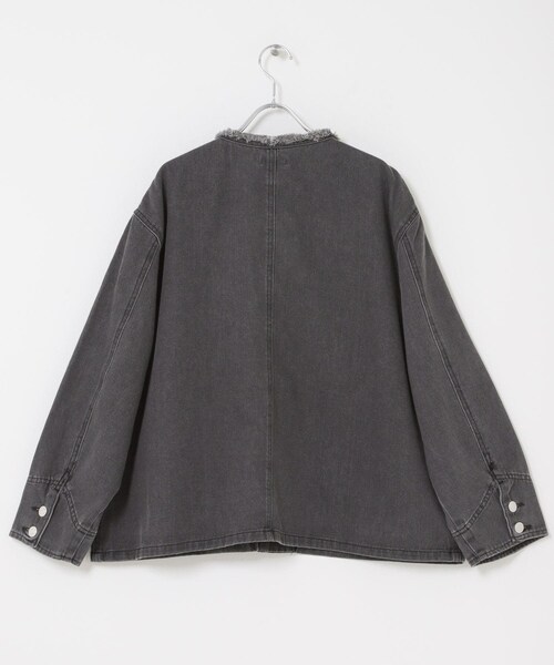ITEMS URBANRESEARCH（アイテムズ アーバンリサーチ）の「デニムオーバーノーカラージャケット（デニムジャケット・レディース・BLU/GRY/BLK・Free）」の21枚目の写真