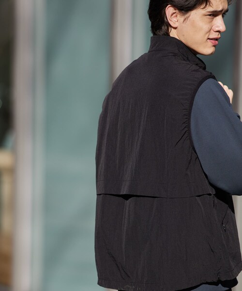 URBAN RESEARCH(アーバンリサーチ)の「『UR TECH』ナイロンベスト(テーラードジャケット・メンズ・BLACK/BLUE/GRAY・M/L)」の19枚目の写真