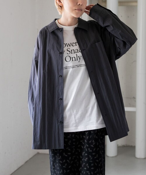 URBAN RESEARCH DOORS(アーバンリサーチドアーズ)の「FORK&SPOON オーバーサイズロゴロングスリーブTシャツ(Tシャツ/カットソー・レディース・OFF/BLACK・1)」の9枚目の写真