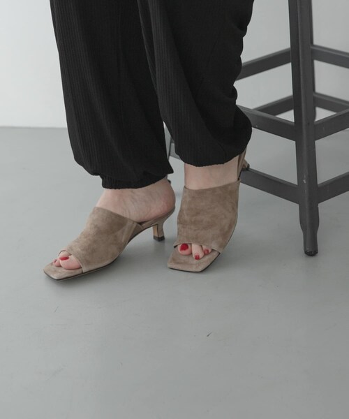 URBAN RESEARCH Sonny Label（アーバンリサーチサニーレーベル）の「REMME　シープスェードサンダル（サンダル・レディース・D BROWN/TAUPE・37/38）」の8枚目の写真