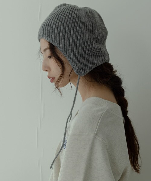 URBAN RESEARCH Sonny Label（アーバンリサーチサニーレーベル）の「イヤーニットキャップ（ニットキャップ/ビーニー・レディース・グレー/チャコール・One）」の2枚目の写真