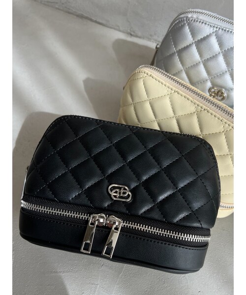 EMODA（エモダ）の「キルティングメイクポーチ（ポーチ・レディース・ブラック/ミントグリーン/イエロー/シルバー・F）」の2枚目の写真