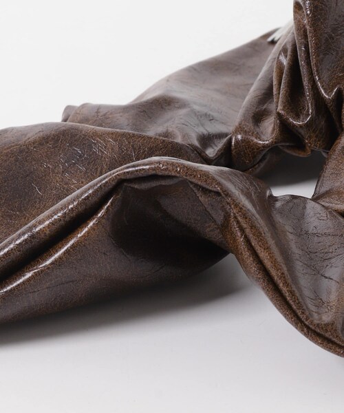 URBAN RESEARCH ROSSO（アーバンリサーチロッソ）の「heyep　FAUX LEATHER SCRUNCHIE（ヘアゴム・レディース・BROWN/BEIGE・-）」の5枚目の写真