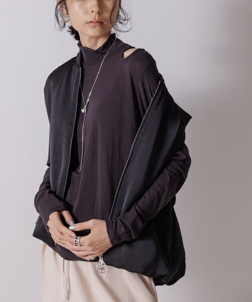 URBAN RESEARCH ROSSO（アーバンリサーチロッソ）の「CHIGNON　サテンボリュームブルゾン（ブルゾン・レディース・GBEIGE/BLACK/BROWN・Free）」の4枚目の写真