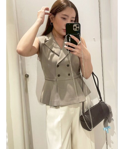 LAGUNAMOON（ラグナムーン）の「タックペプラムベスト（その他トップス・レディース・アイボリー/チャコールグレー/モカ・F）」の3枚目の写真