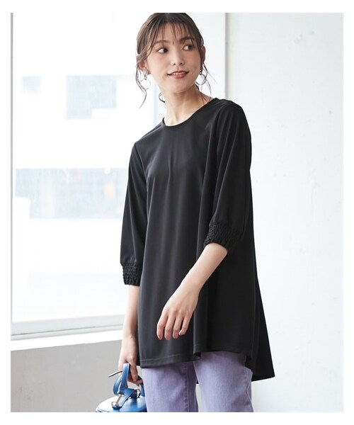 nissen（ニッセン）の「大きいサイズ汗染みしにくいAラインチュニック（UVカット・抗菌防臭）（チュニック・レディース・ビターキャラメル/ダスティブルー/黒・L/LL/3L/4L/5L/6L/8L/10L）」の2枚目の写真