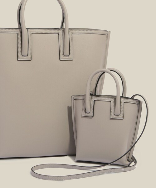 ROPE'(ロペ)の「【E'POR】Ree BAG Mini【WEB限定】【超軽量】(ショルダーバッグ・レディース・チャコール/ライトグレー/キナリ/ベージュ/モスグリーン/ネイビー/ブルー/ラベンダー/ブラック/オフホワイト/ベージュ系/カーキ/ブルー系/ピンク系/ワイン・F)」の11枚目の写真