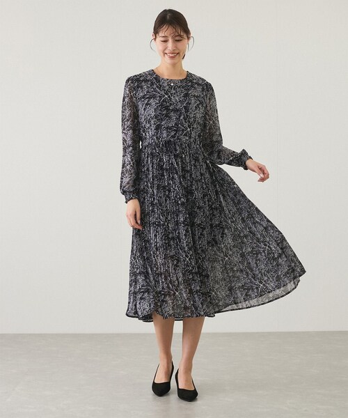 Jayro(ジャイロ)の「ペイント柄シフォンワンピース(ワンピース・レディース・ブラック系/ホワイト系・F)」の2枚目の写真