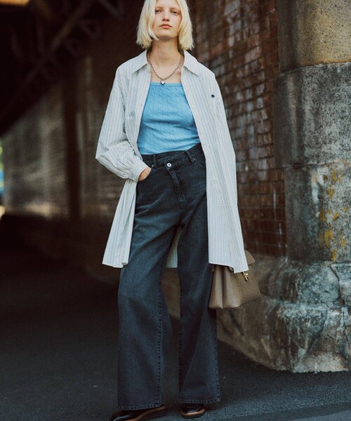 VIS（ビス）の「【POLO BCS】VIS別注クロスベルトストレートワイドデニム（デニムパンツ・レディース・チャコール/ブラウン/ブルー・M/S）」の2枚目の写真