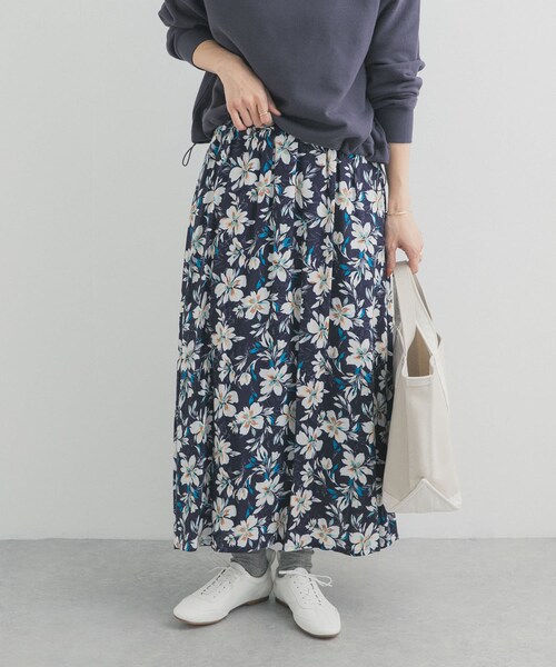 URBAN RESEARCH DOORS（アーバンリサーチドアーズ）の「レーヨンフラワープリントスカート（スカート・レディース・NAVY/BLACK・Free）」の16枚目の写真