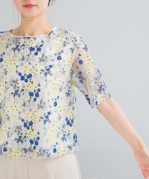 URBAN RESEARCH ROSSO（アーバンリサーチロッソ）の「フラワー刺繍セミシアーブラウス（シャツ/ブラウス・レディース・BLUE×YEL・Free）」の13枚目の写真