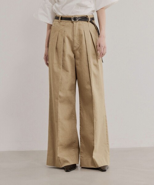 ADAM ET ROPE'(アダムエロペ)の「【EMOELLE】2タックデニムパンツ(デニムパンツ・レディース・チャコール/ベージュ系・34/36/38)」の6枚目の写真