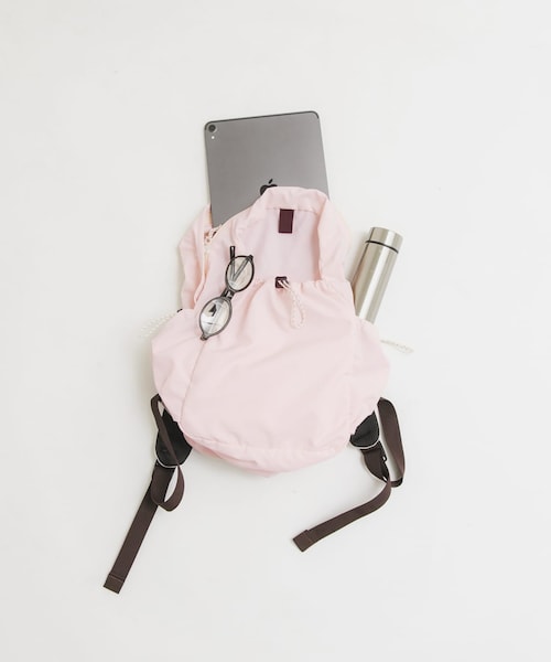 KBF（ケイビーエフ）の「アウトポケットナイロンバックパック（バックパック/リュック・レディース・PINK/BEIGE/BLACK・One）」の2枚目の写真