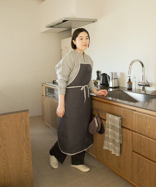 URBAN RESEARCH DOORS（アーバンリサーチドアーズ）の「『別注』fog linen work×DOORS　リネンパイピングエプロン（キッチンツール・メンズ・マカダム・-）」の12枚目の写真