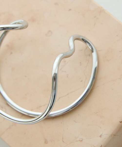 VIS（ビス）の「ナローワンドバングル（バングル/リストバンド・レディース・ゴールド/シルバー・F）」の16枚目の写真