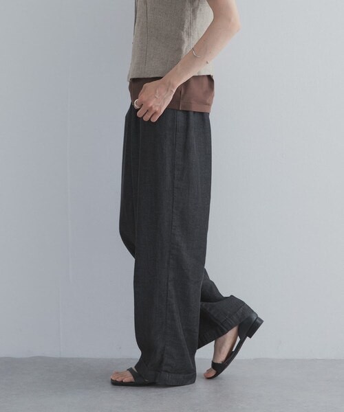 URBAN RESEARCH DOORS（アーバンリサーチドアーズ）の「リヨセルデニムイージーパンツ（デニムパンツ・レディース・BLACK/INDIGO・M/L）」の5枚目の写真
