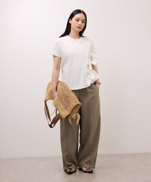 ADAM ET ROPE'(アダムエロペ)の「【サステナブル】リボンプルオーバー/接触冷感/UVカット/吸水速乾(Tシャツ/カットソー・レディース・ホワイト/ダークブラウン/サックス・F)」の10枚目の写真
