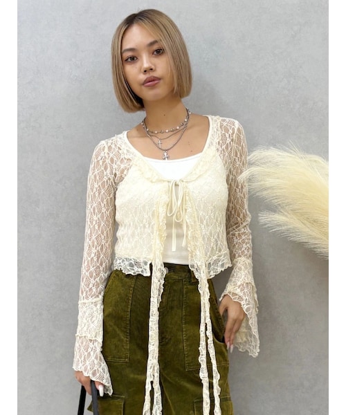 EVRIS（エヴリス）の「レースグランジデザイントップス（シャツ/ブラウス・レディース・アイボリー/ブラック/ブラウン・F）」の4枚目の写真