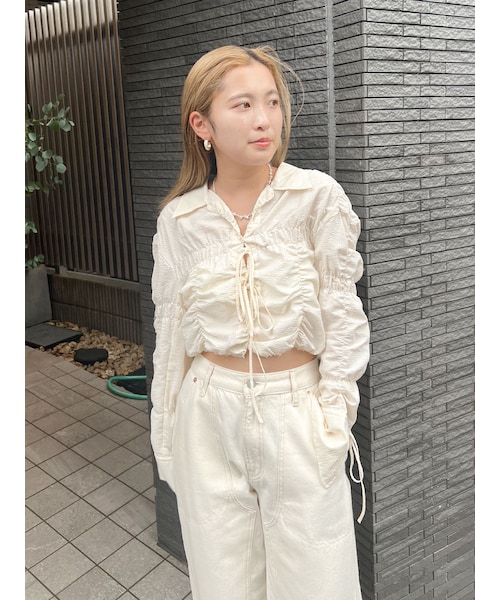 Ungrid（アングリッド）の「シャーリングデザインブラウス（シャツ/ブラウス・レディース・オフホワイト/ピンク/ミックス・F）」の2枚目の写真