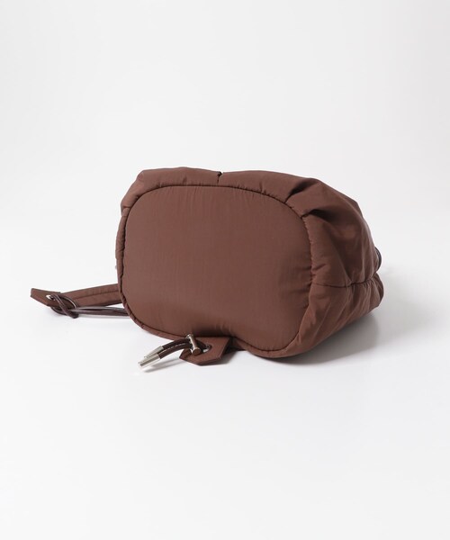 KBF（ケイビーエフ）の「ナイロンパファーボンサック（ショルダーバッグ・レディース・IVORY/BROWN/NAVY・one）」の18枚目の写真