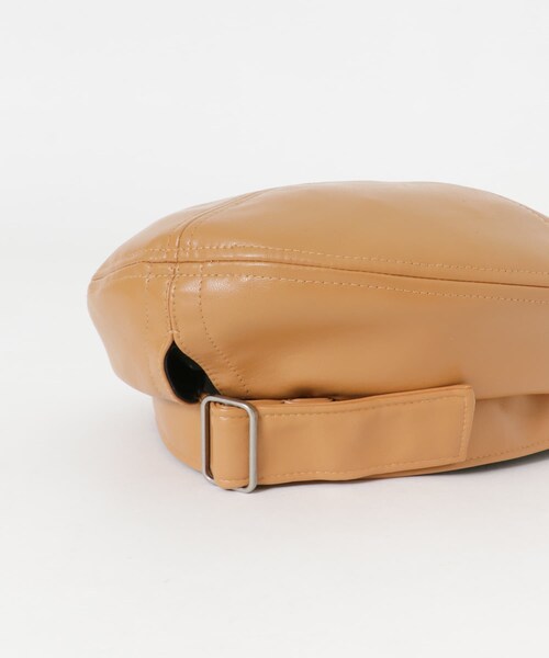 SMELLY（スメリー）の「フェイクレザーバックルベレー（ハンチング/ベレー帽・レディース・BLK/CML・-）」の21枚目の写真