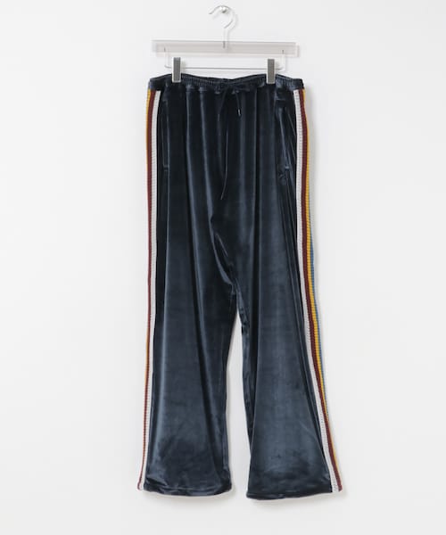 URBAN RESEARCH（アーバンリサーチ）の「The DUFFER N NEPHEWS　VELOUR TRACK PANTS（その他パンツ・メンズ・BLACK/NAVY・S/M）」の2枚目の写真