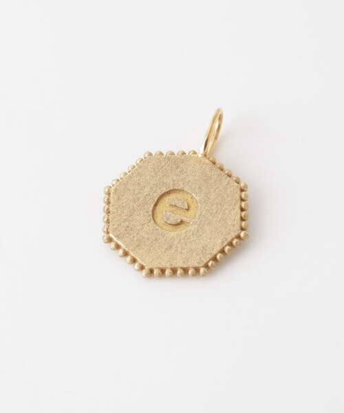 URBAN RESEARCH（アーバンリサーチ）の「LA SOEUR　イニシャルオクタゴンチャーム（チャーム・レディース・e/s/r/n・-）」の5枚目の写真