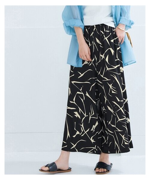 nissen（ニッセン）の「接触冷感ポケット付プリントカットソーパンツ（股下65cm）【私の味方服】（パンツ・レディース・ネイビー系(大花)/チャコールグレー系(ペイズリー柄)/黒系(ペイント)/テラコッタ系(花柄)/黒系(ドット)・S/M/L/LL/3L/4L/5L/6L）」の8枚目の写真